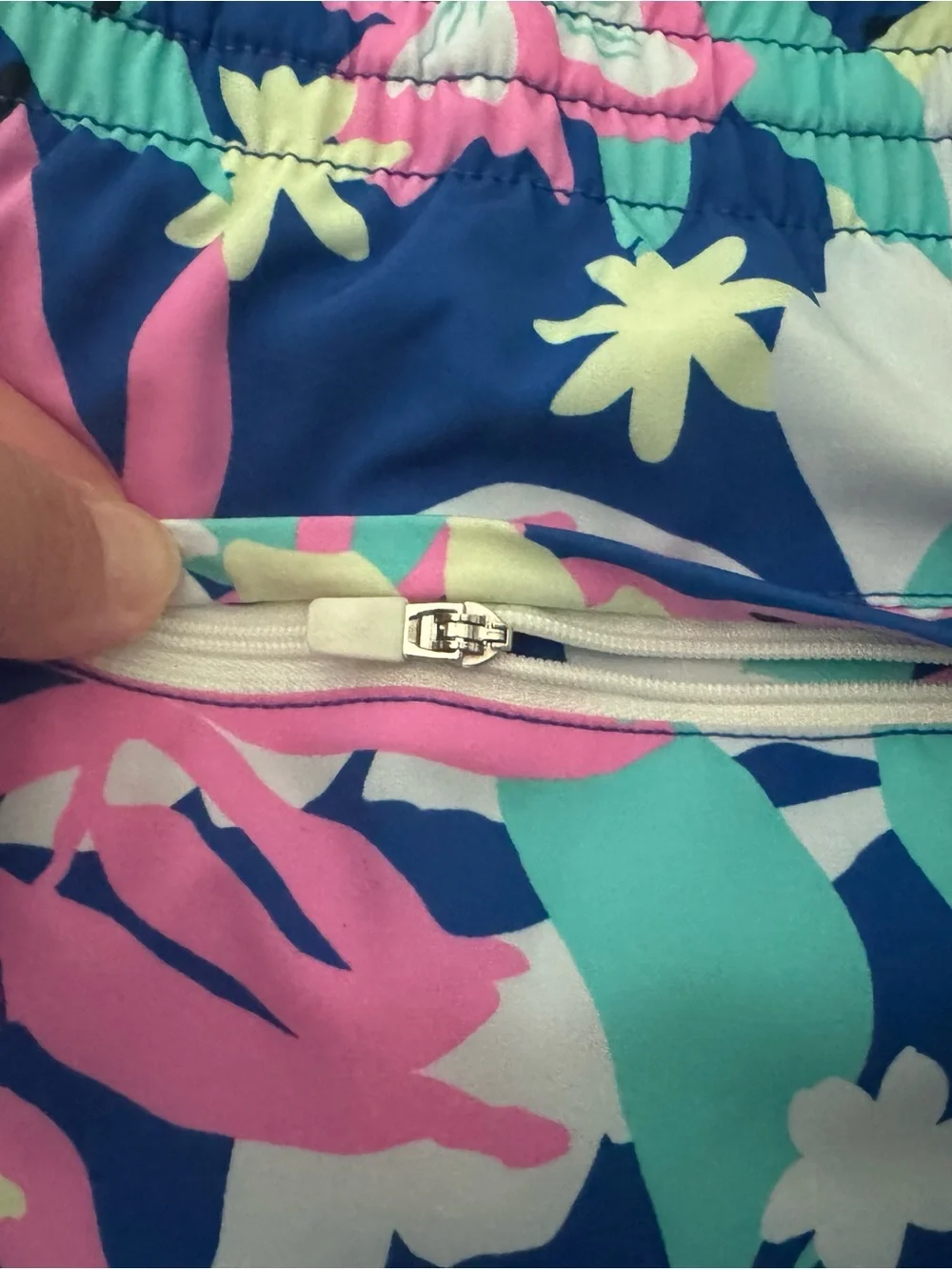 chubbies Men’s Blue Tropical Floral Swim Shorts
